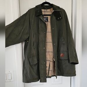 Burberrys' Green Trench Coat (AUTHENTIC)